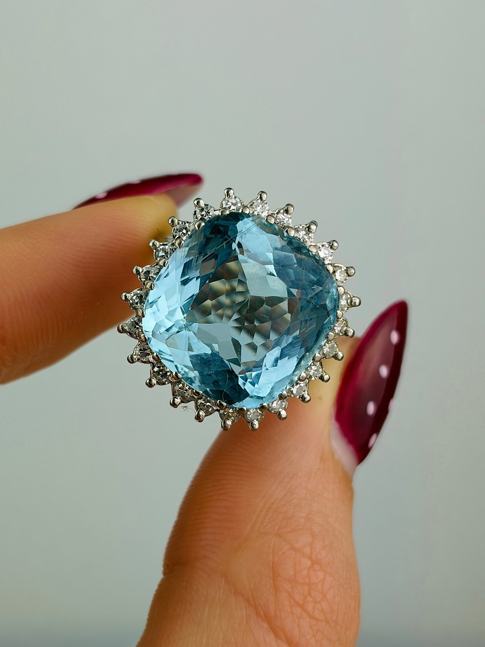 INCREDIBLE 18CT WHITE GOLD AQUAMARINE AND DIAMOND COCKTAIL RING - 5