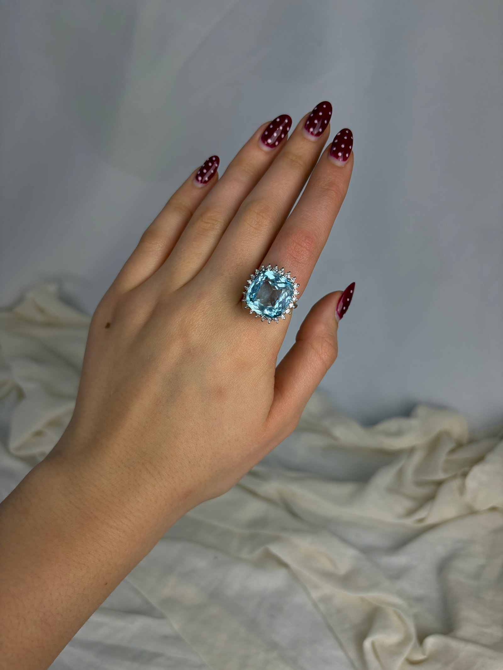 INCREDIBLE 18CT WHITE GOLD AQUAMARINE AND DIAMOND COCKTAIL RING - 8
