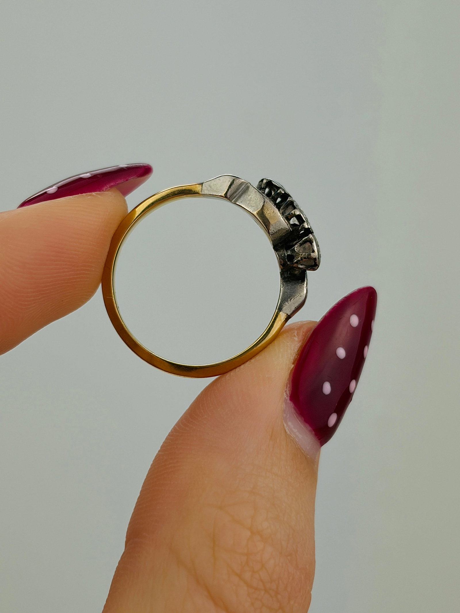 ANTQUE 18CT YELLOW GOLD DIAMOND AND PLATINUM 3 STONE TWIST RING - 6