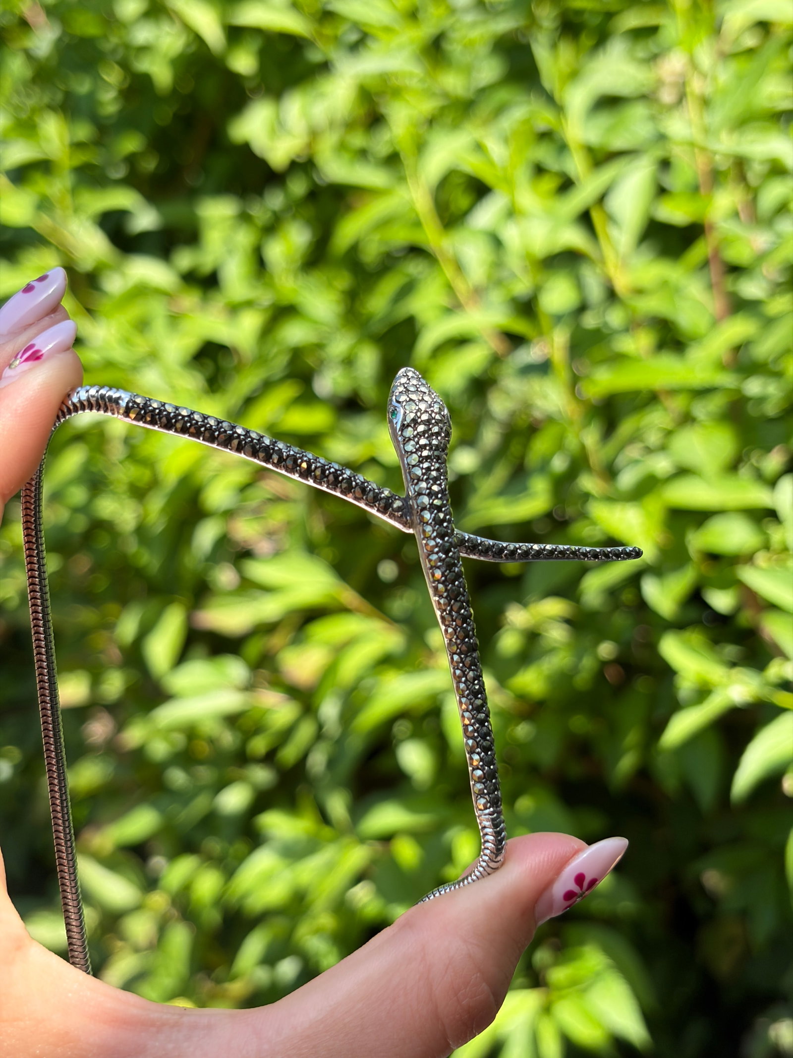 WONDERFUL SILVER MARCASITE SNAKE GAS PIPE NECKLACE WITH GREEN PASTE EYES - 11