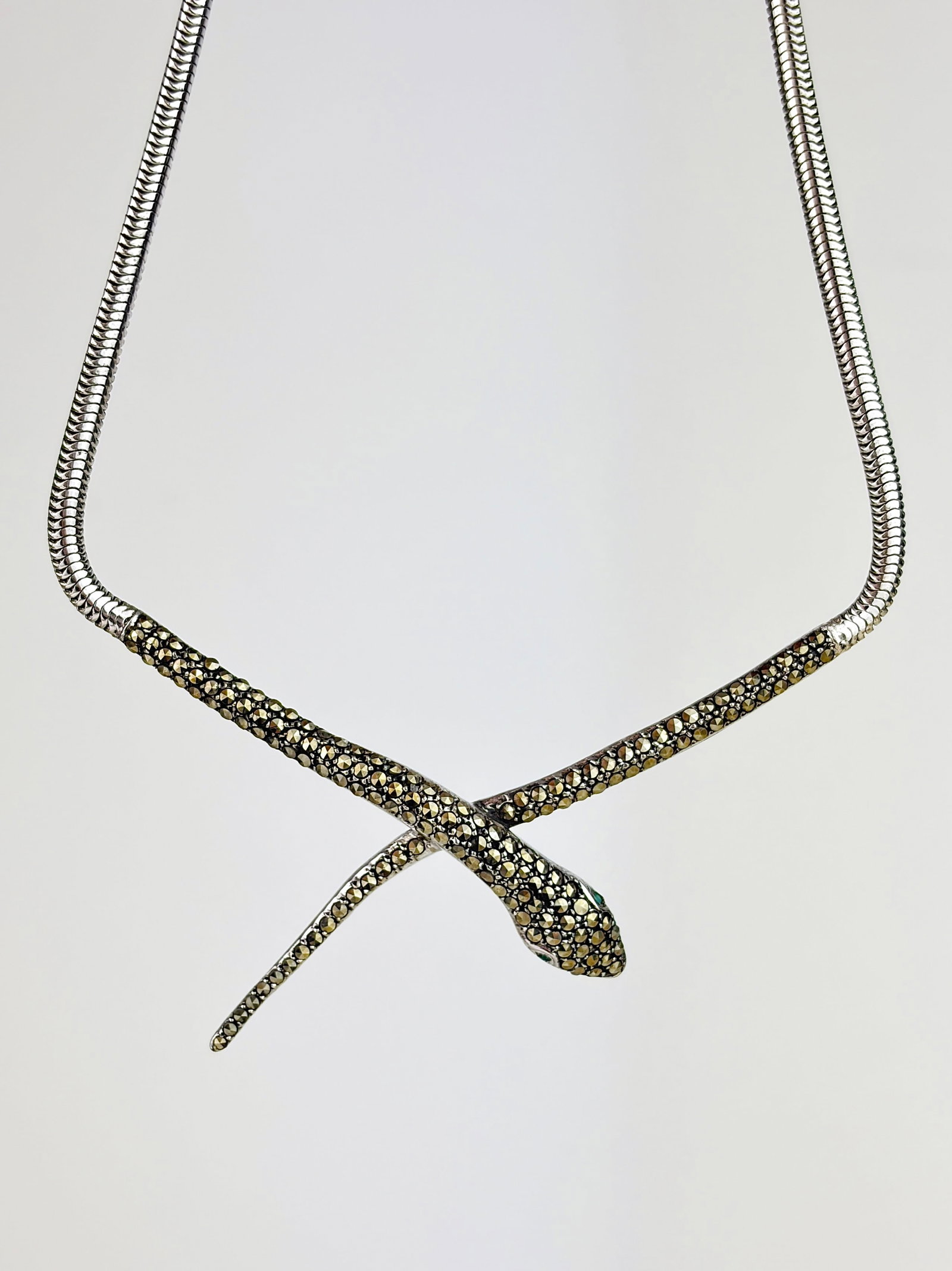 WONDERFUL SILVER MARCASITE SNAKE GAS PIPE NECKLACE WITH GREEN PASTE EYES (1 of 11)