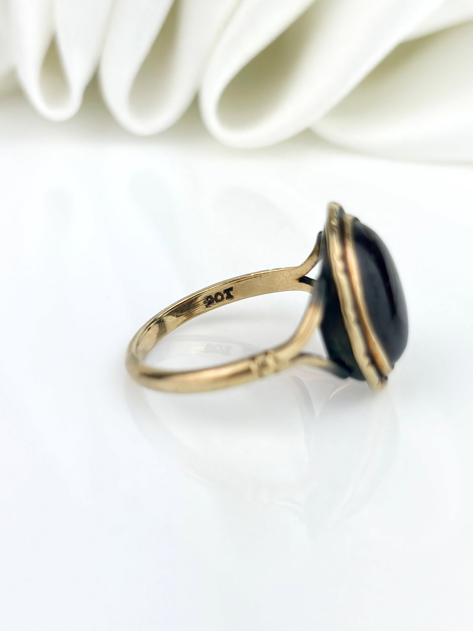 ANTIQUE 9CT YELLOW GOLD CABOCHON GARNET RING - 4