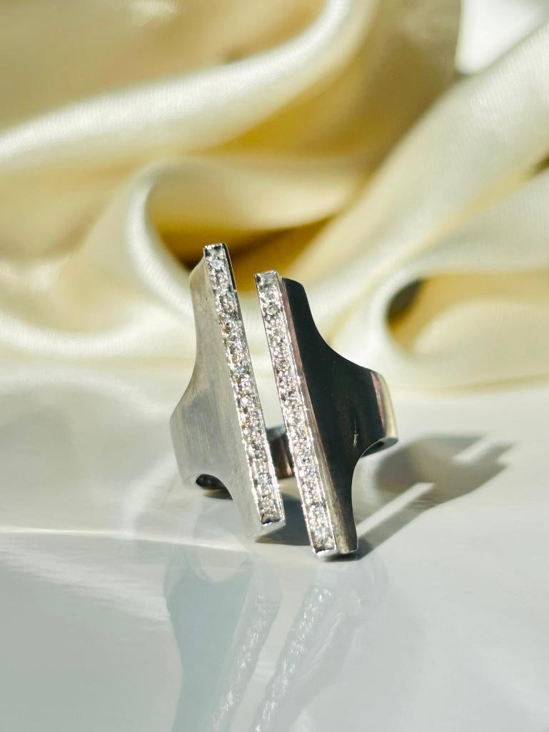 Modernist 18ct White Gold and Diamond Unusual Ring: Modernist 18ct White Gold and Diamond Unusual Ring the most amazing diamond line statement ring measurements size UK M US 61/2 head of ring 27mm x 5mm weight 6.80g s
