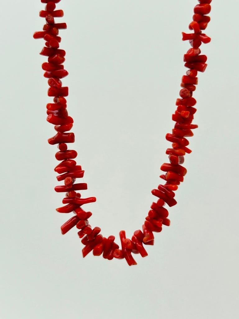 Antique Necklace: Antique Necklace very pretty measurements length 45.5cm width 11mm weight 21.47g