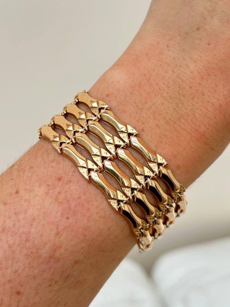 Chunky Wide Solid 18ct Yellow Gold Bracelet: Chunky Wide Solid 18ct Yellow Gold Bracelet the most gorgeous and wide solid gold bracelet, truly amazing measurements length 19cm width 24mm Weight: 34.25g stamped