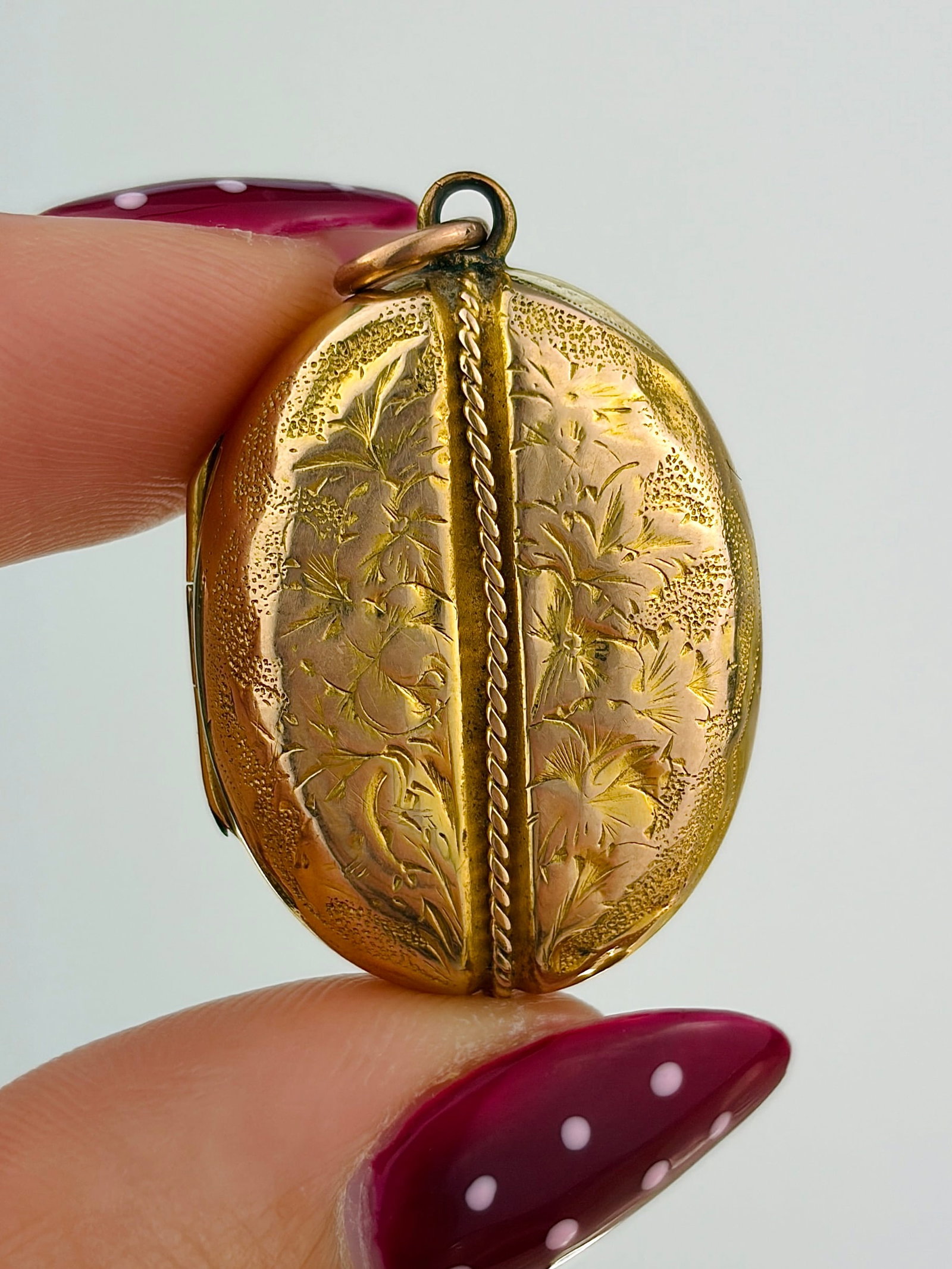 antique gold locket pendant (1 of 6)