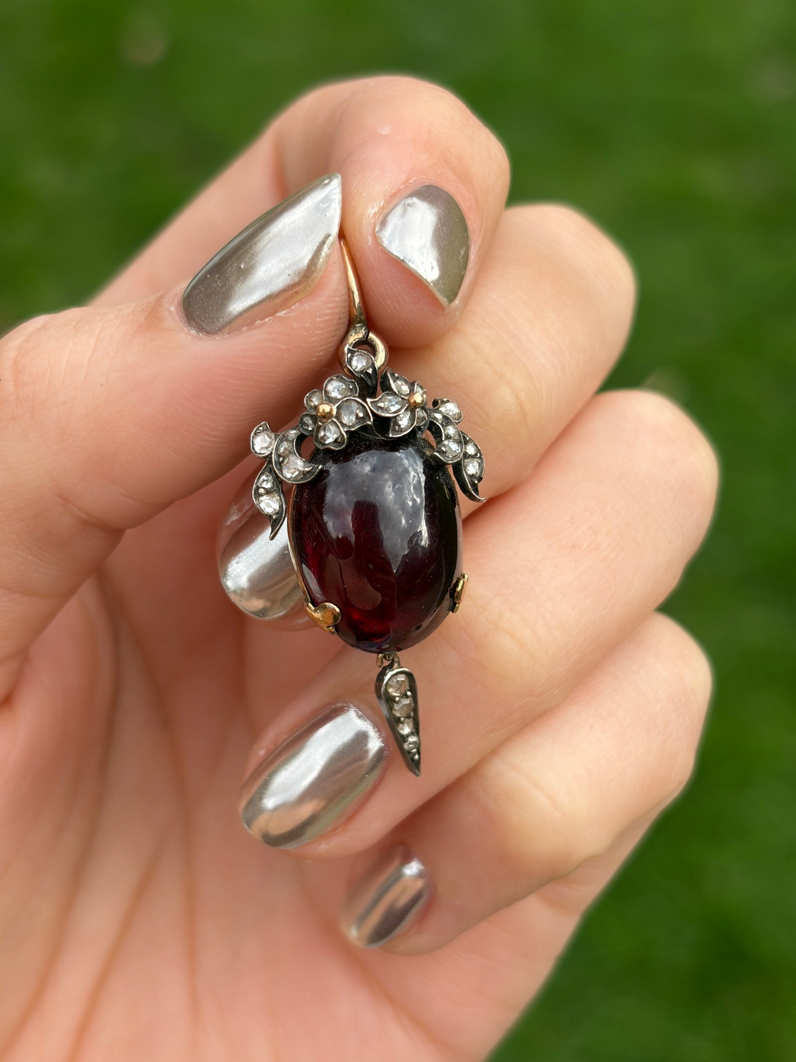 Victorian Boxed Cabochon Garnet and Rose Cut Diamond Locket Back Pendant in Gold - 12