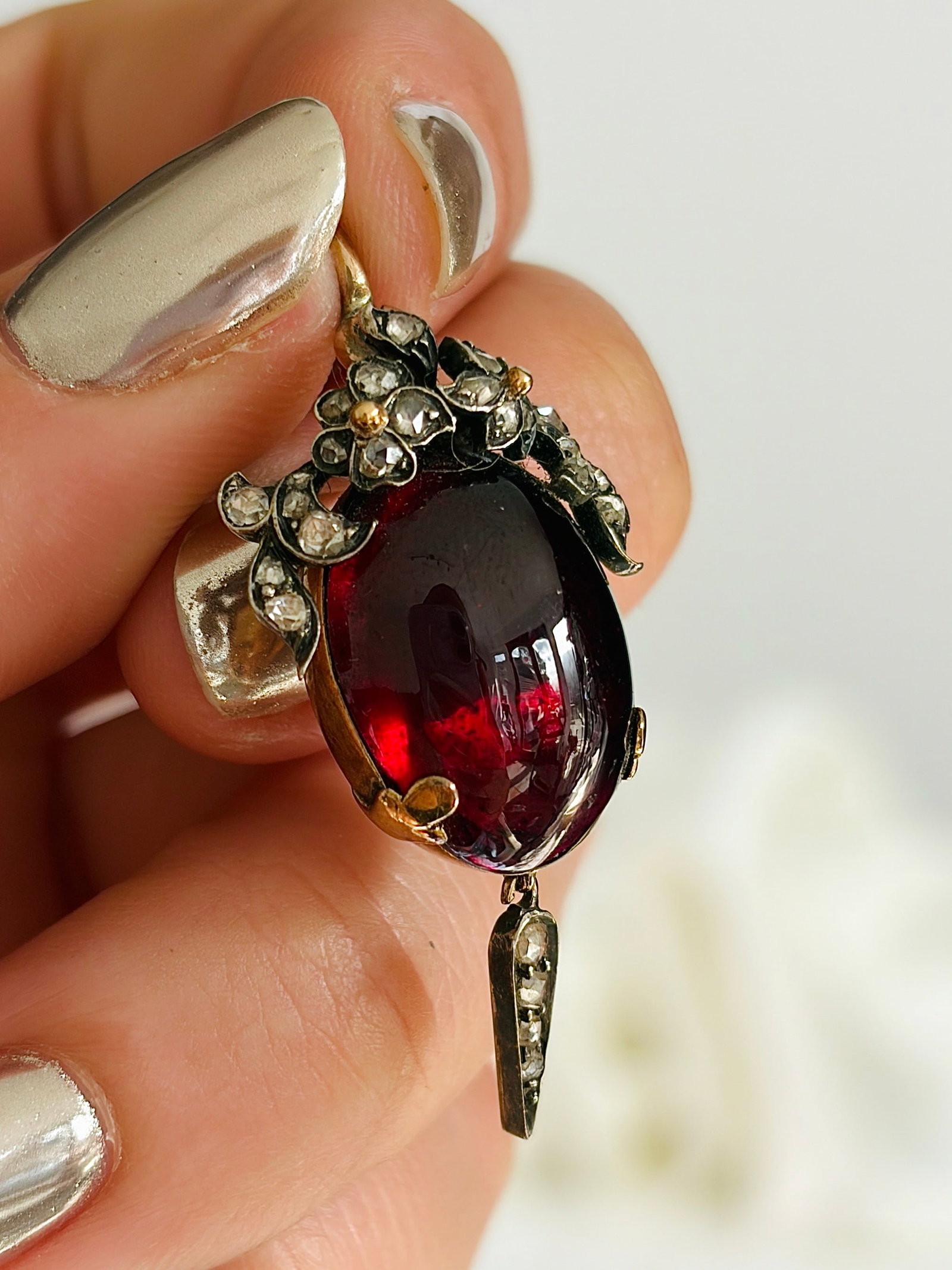 Victorian Boxed Cabochon Garnet and Rose Cut Diamond Locket Back Pendant in Gold - 9