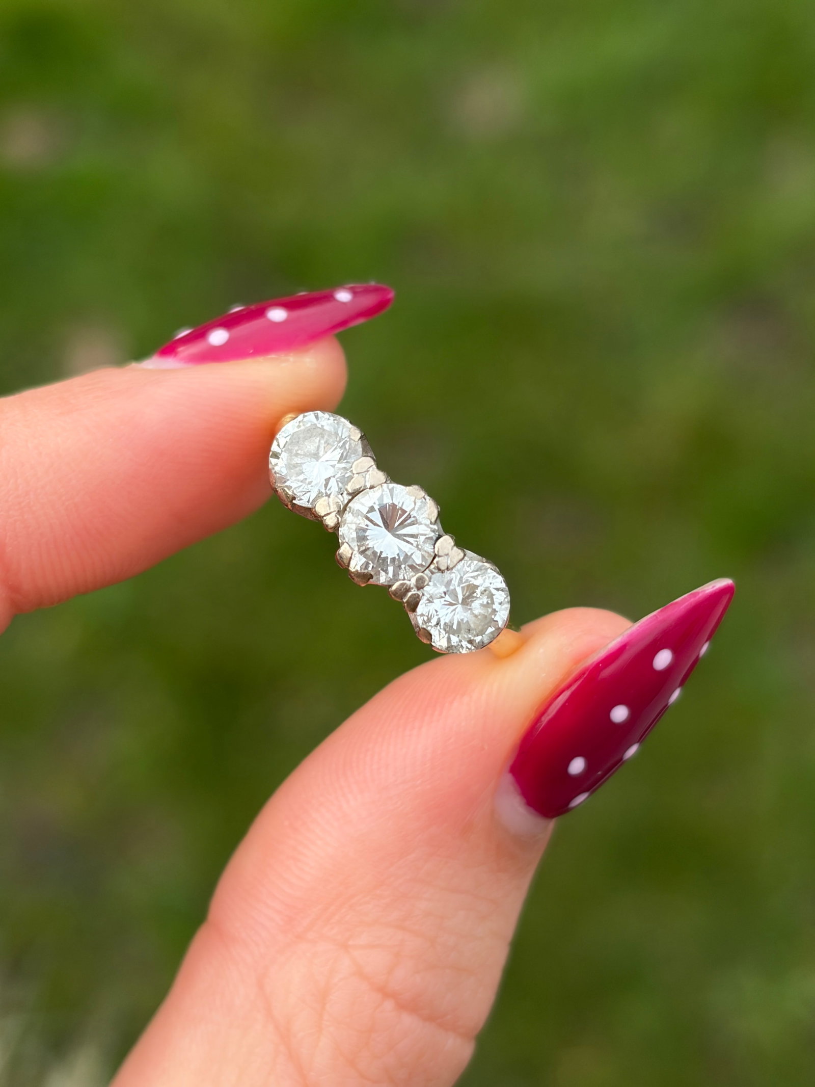 VINTAGE 18CT YELLOW GOLD 1.70CT DIAMOND 3 STONE RING - 10