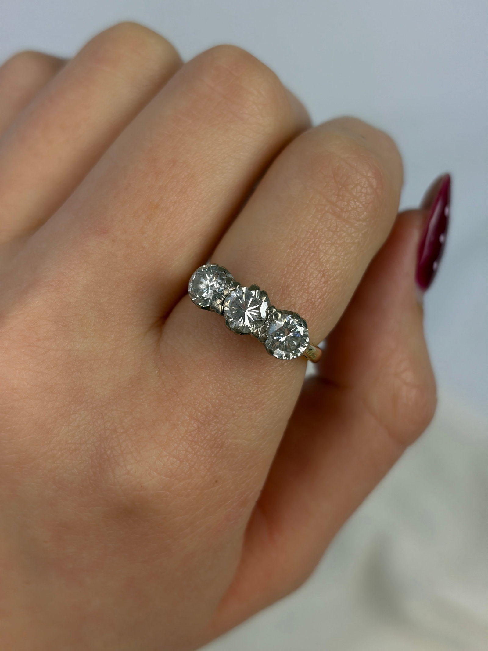 VINTAGE 18CT YELLOW GOLD 1.70CT DIAMOND 3 STONE RING - 8