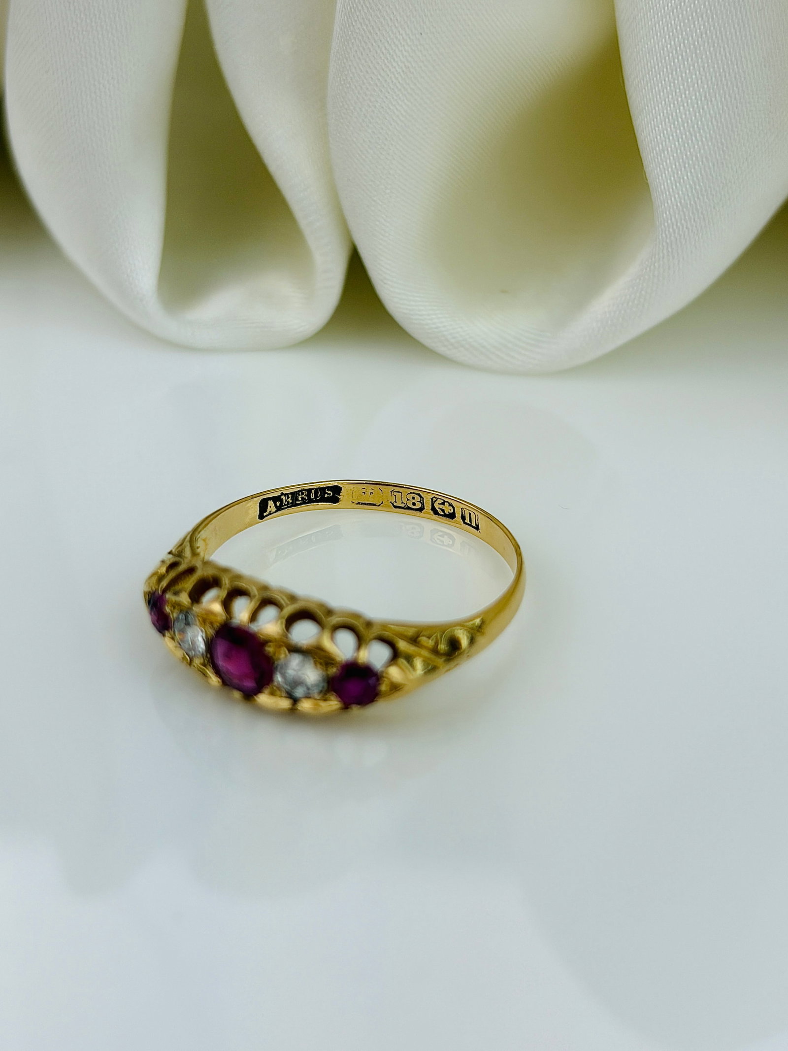 Antique C.1912 18ct Yellow Gold Ruby and Diamond 5 Stone Ring - 4