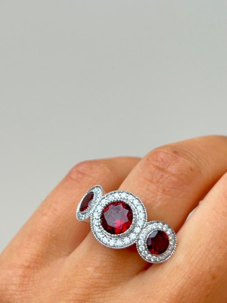 Chunky 18ct White Gold Garnet and Diamond 3 Stone Halo Ring - 3