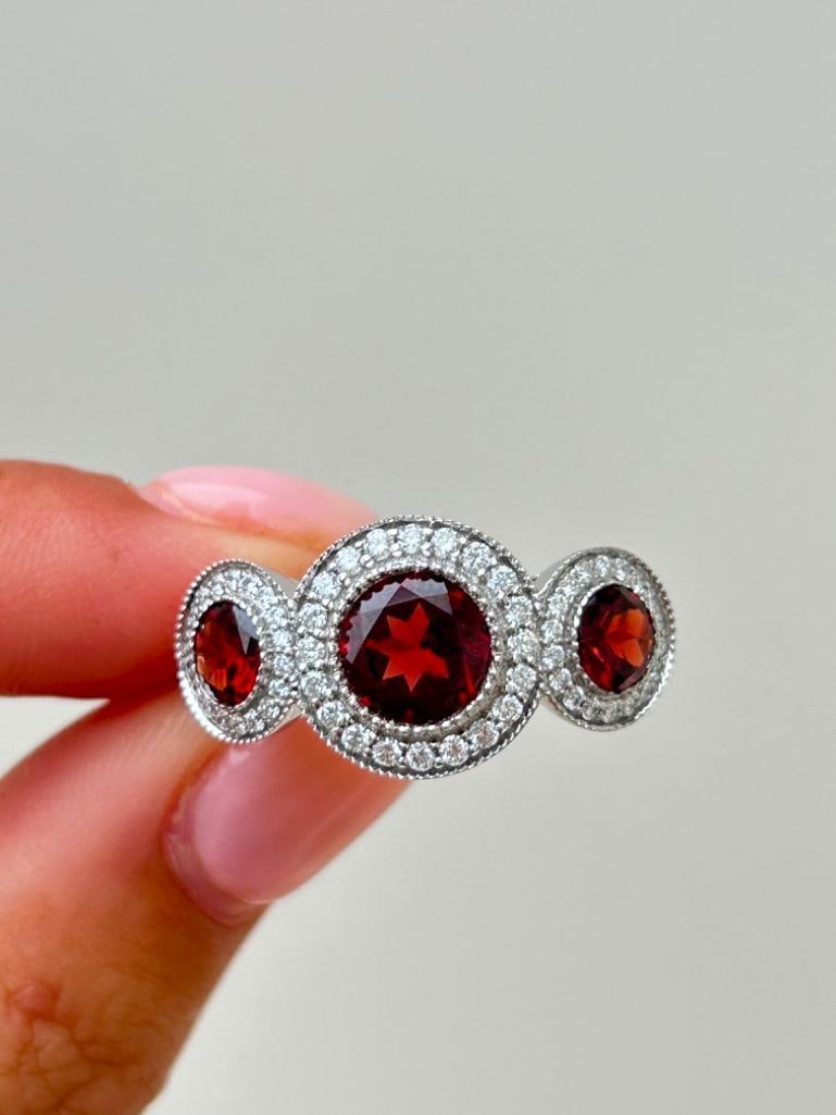 Chunky 18ct White Gold Garnet and Diamond 3 Stone Halo Ring - 4