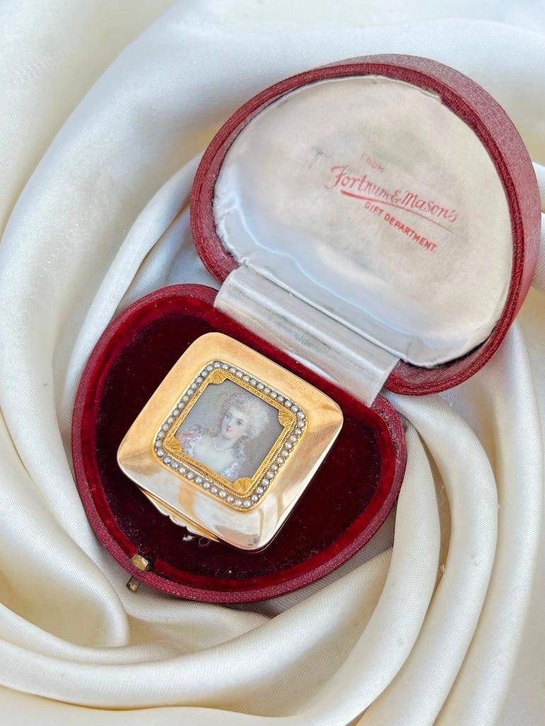 Rare Outstanding Heavy 15ct Yellow Gold Pearl Portrait Compact Box in Antique Box - 4