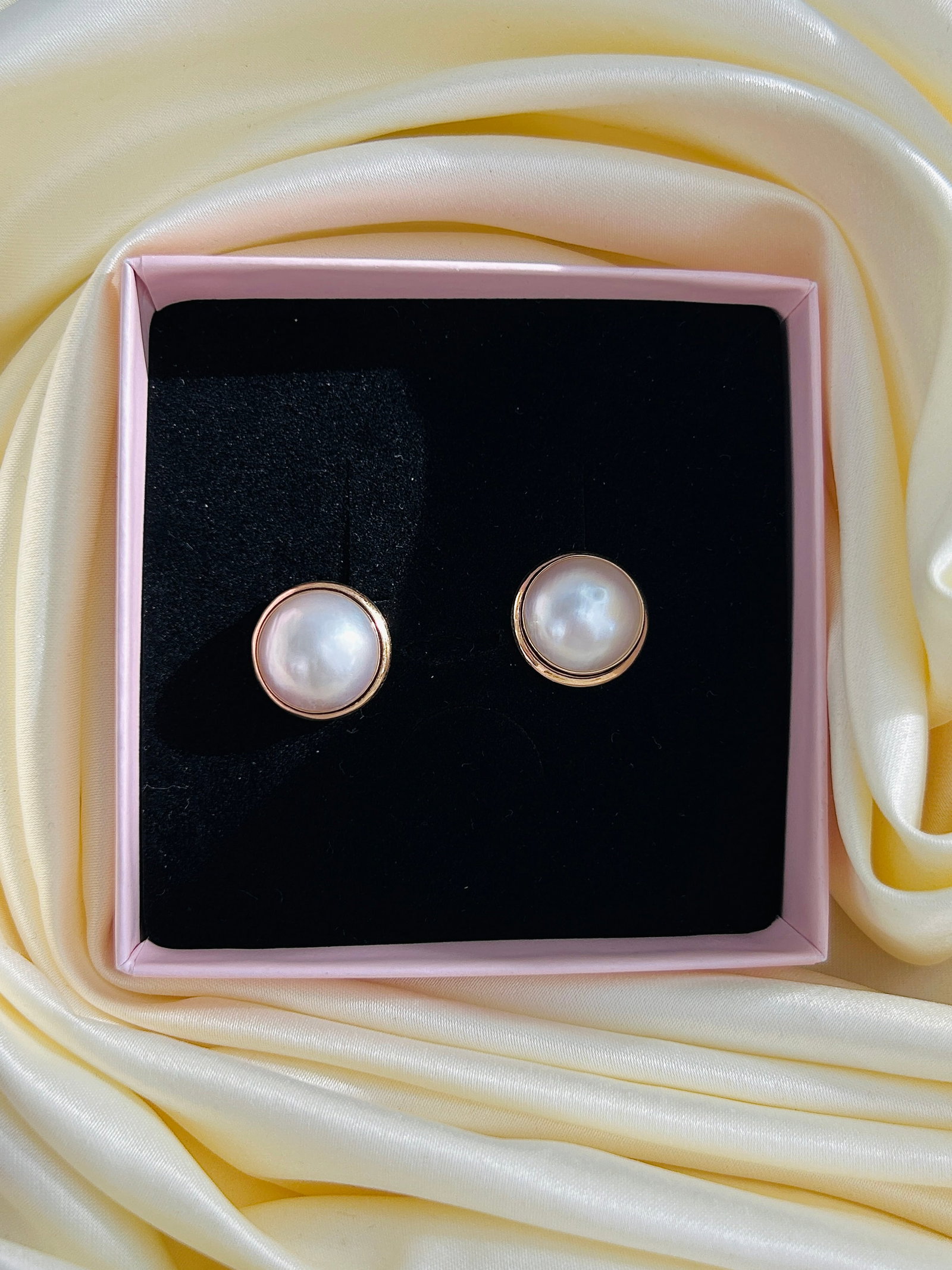 Large Vintage 14k Yellow Gold Pearl Screw Back Earrings - 5