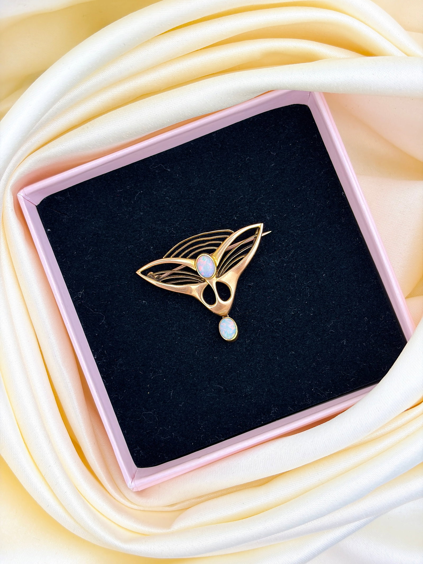 15CT YELLOW GOLD ART NOUVEAU OPAL BROOCH - 5