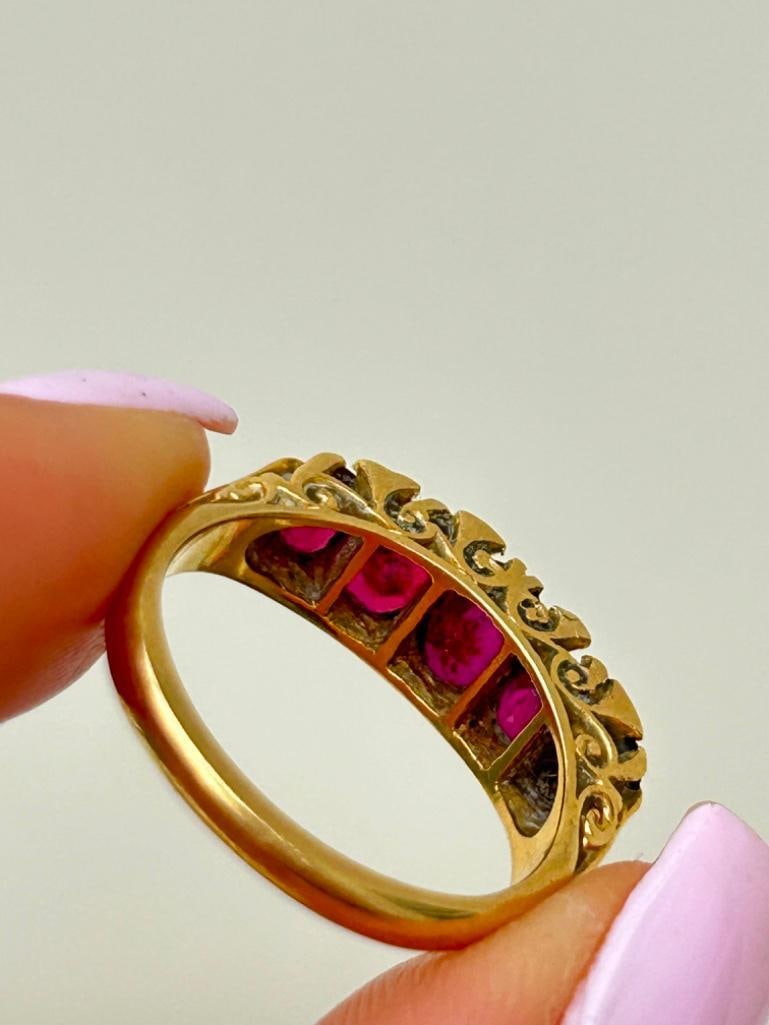 Chunky 18ct Yellow Gold Ruby and Diamond 5 Stone Ring - 9