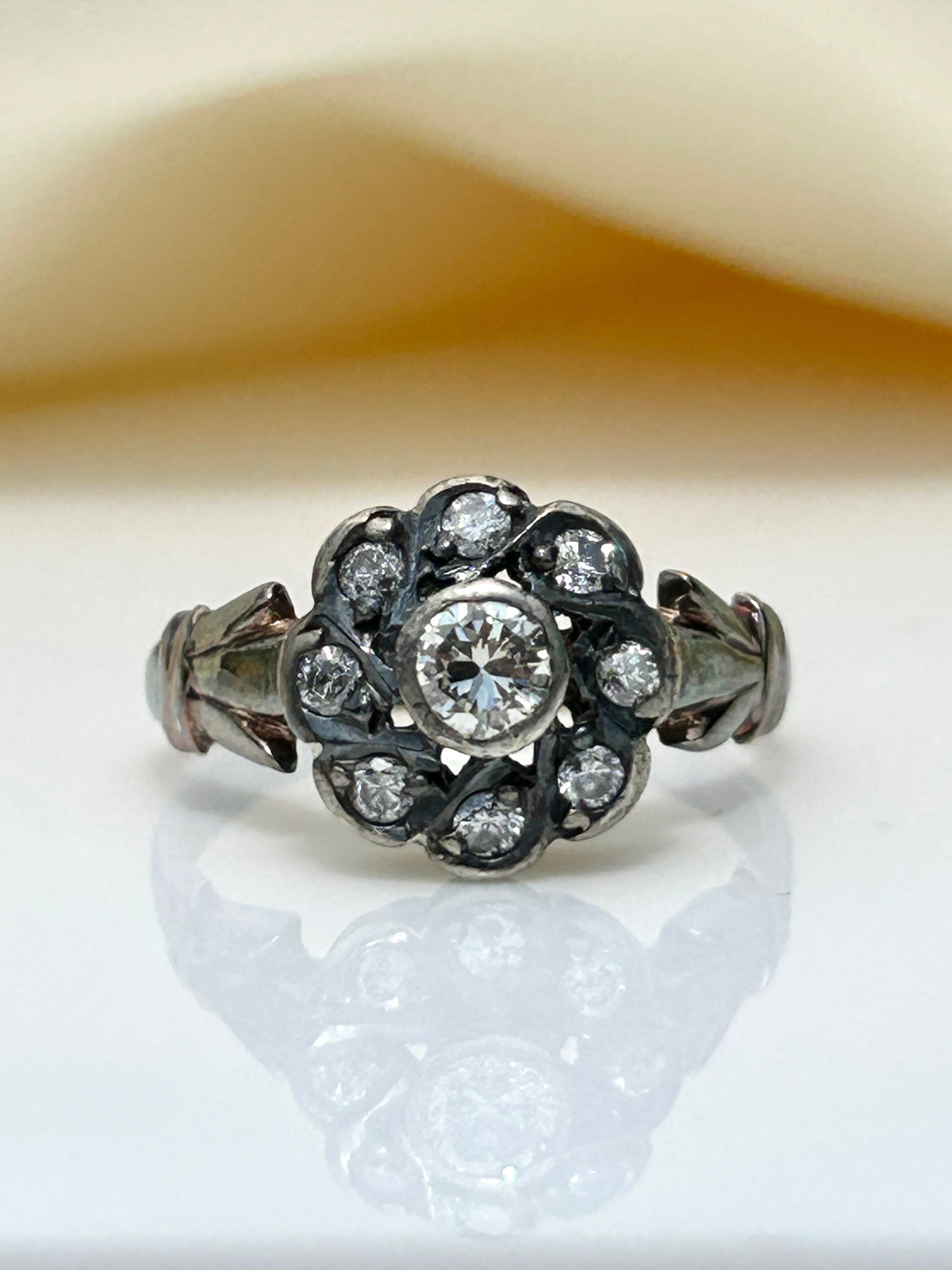 Antique 18ct gold diamond swirl cluster ring: Antique 18ct gold diamond swirl cluster ring Such a sweet ring Bright Diamonds Weight 3.77 g Ring size uk N / USA 7 head of ring measures 1 cm across 