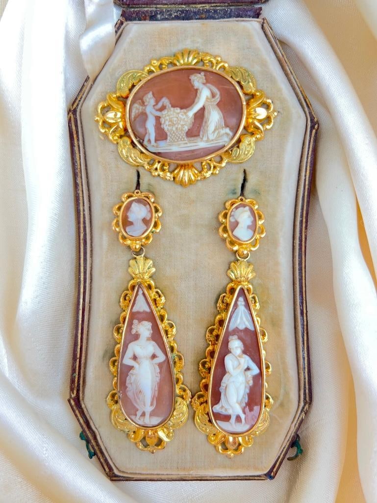Antique boxed cameo suite (1 of 10)