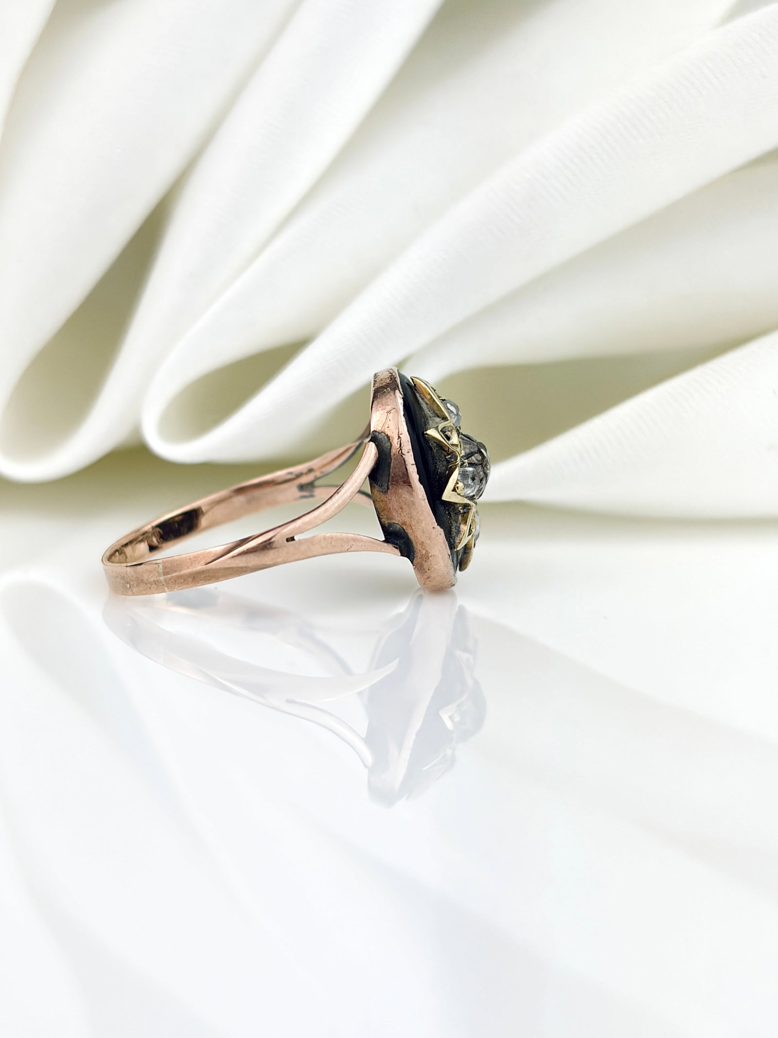ANTIQUE VICTORIAN STAR SET ROSE CUT DIAMOND AND BLACK ENAMEL RING IN GOLD - 2