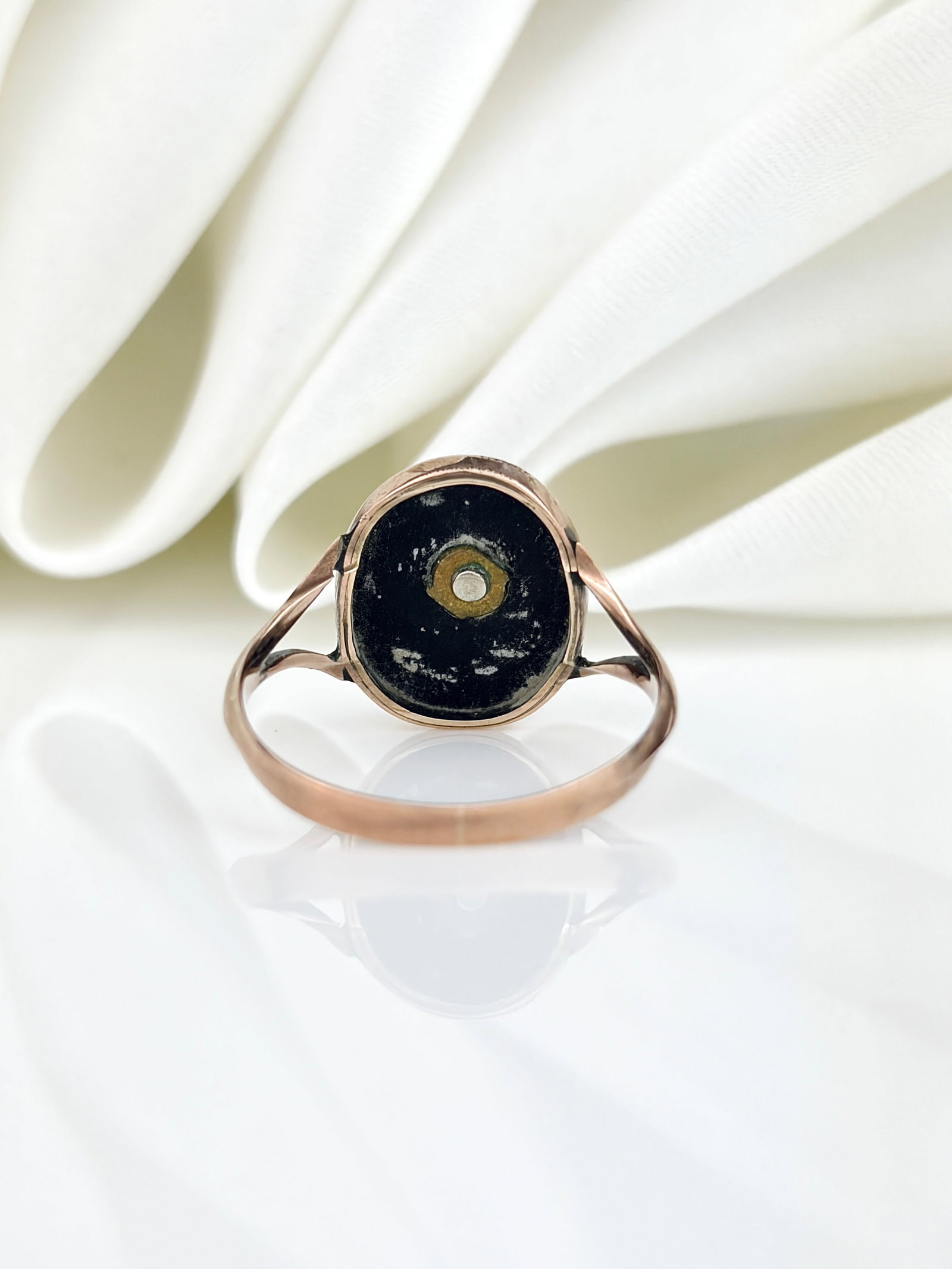 ANTIQUE VICTORIAN STAR SET ROSE CUT DIAMOND AND BLACK ENAMEL RING IN GOLD - 3