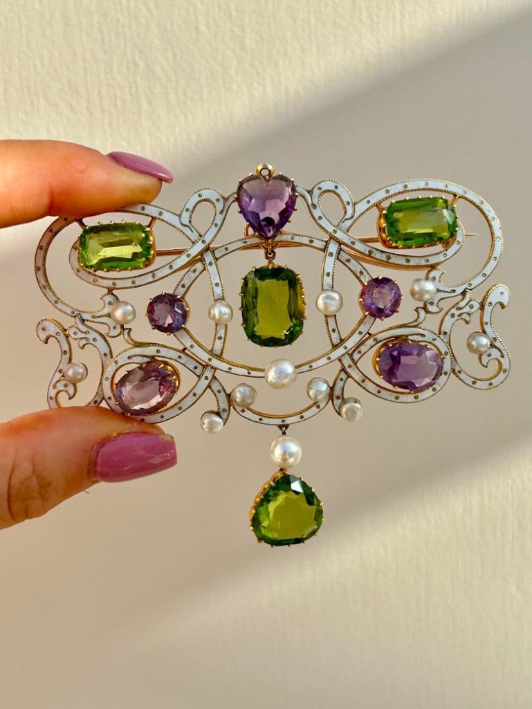 Extra Large Museum Quality Suffragette Brooch/Pendant in 18ct Yellow Gold in Original Box: Extra Large Museum Quality Suffragette Brooch/Pendant in 18ct Yellow Gold in Original Box white enamel, peridot and amethyst brooch with twist off brooch fittings and lift up bale fitting perido