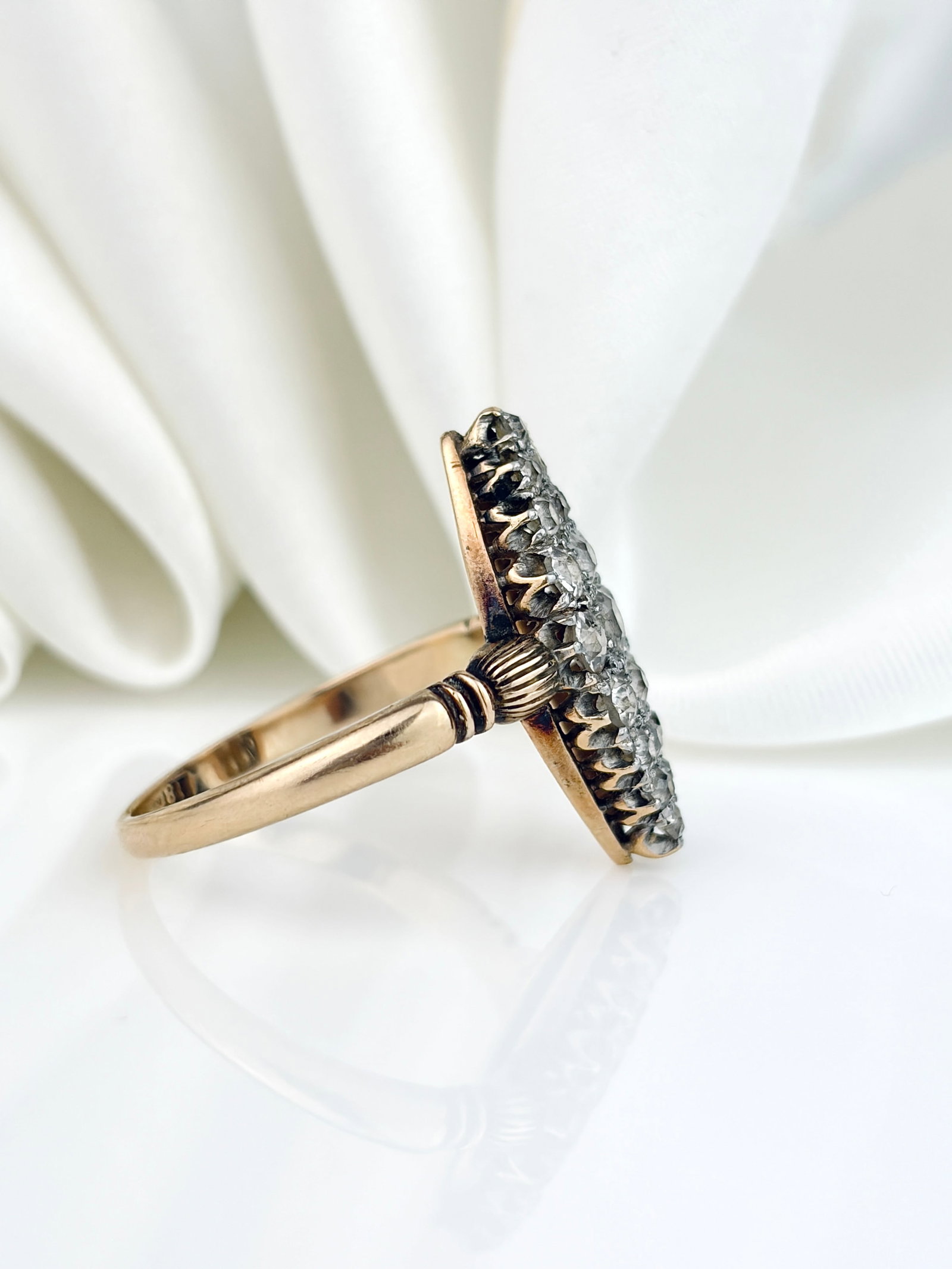 CHUNKY ANTIQUE 18CT YELLOW GOLD DIAMOND NAVETTE/MARQUISE RING - 4