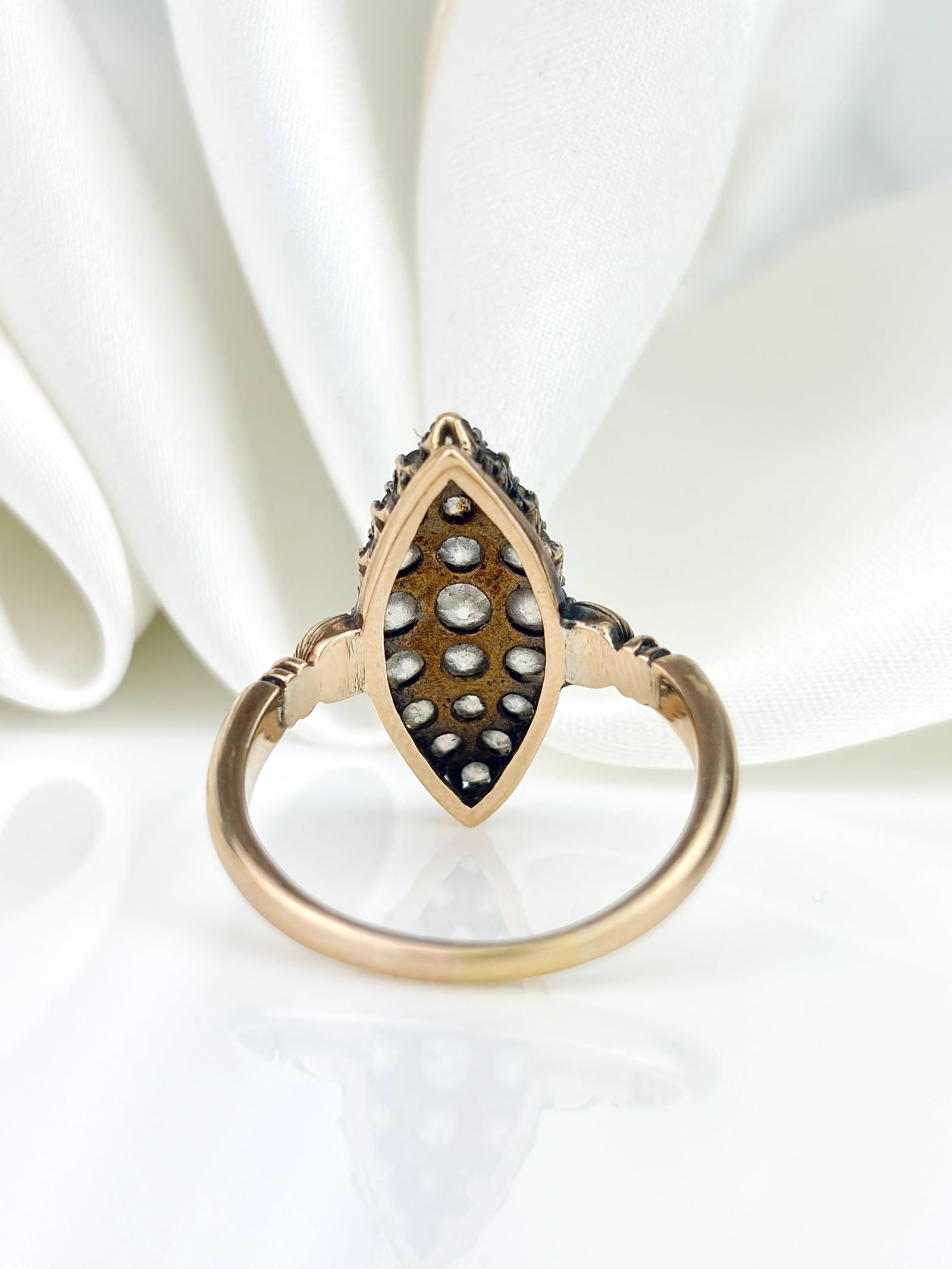 CHUNKY ANTIQUE 18CT YELLOW GOLD DIAMOND NAVETTE/MARQUISE RING - 5