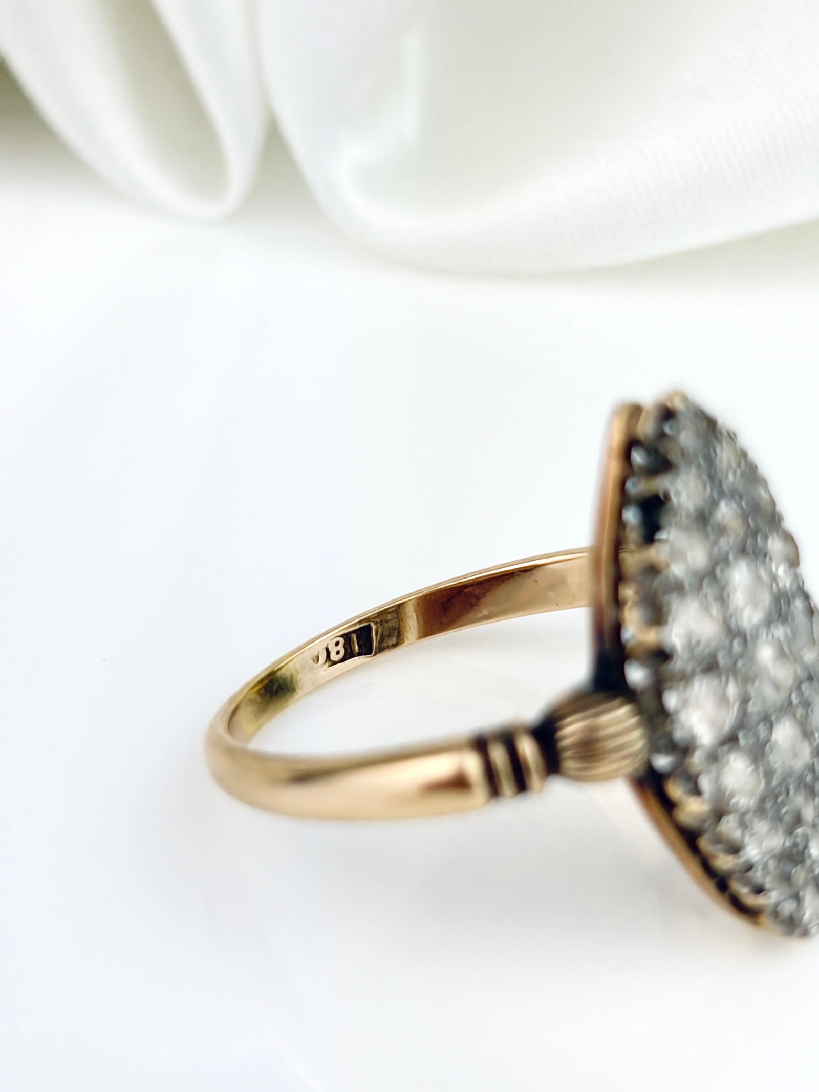 CHUNKY ANTIQUE 18CT YELLOW GOLD DIAMOND NAVETTE/MARQUISE RING - 6