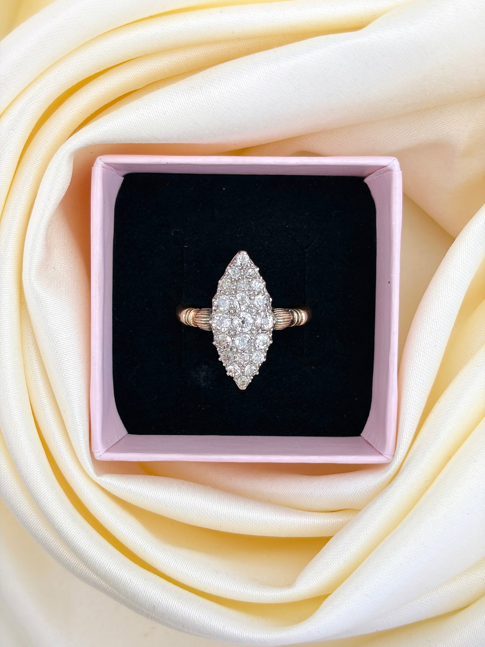 CHUNKY ANTIQUE 18CT YELLOW GOLD DIAMOND NAVETTE/MARQUISE RING - 9