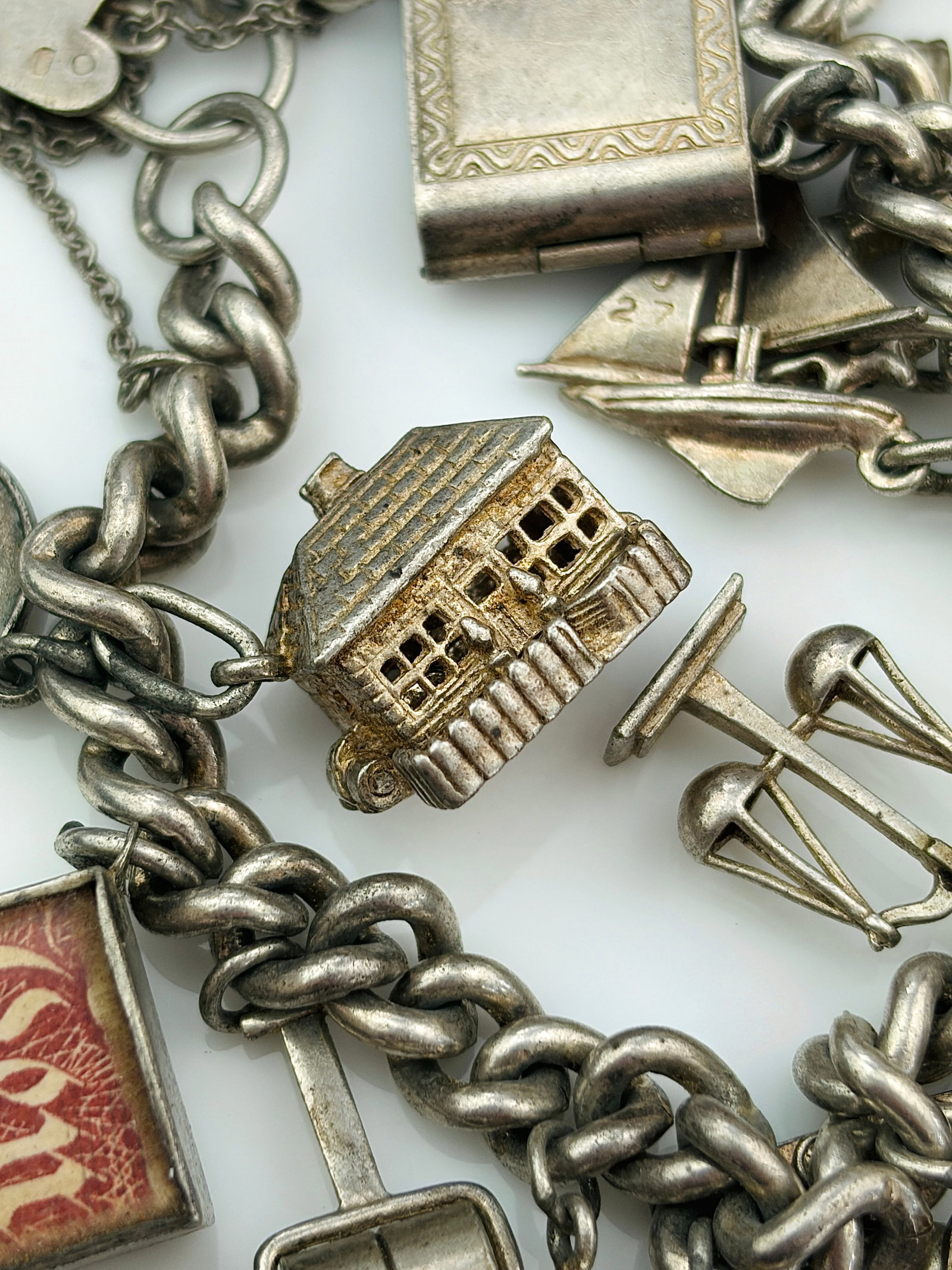 VINTAGE HEAVY RARE OPENING CHARMS SILVER BRACELET INC CHURCH / PIGGY BANK / NOAHS ARK - 4
