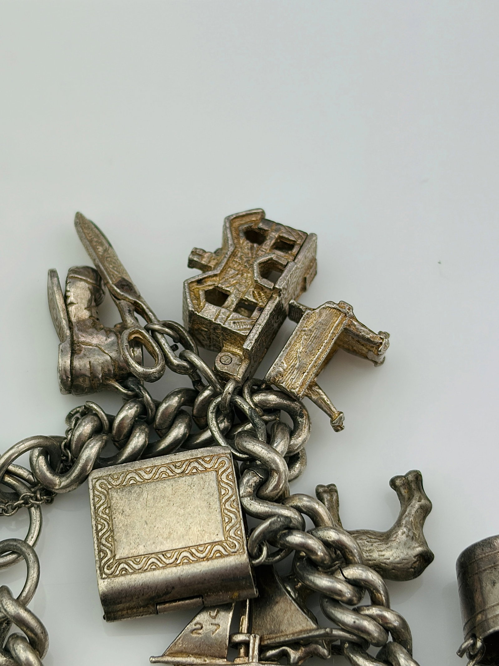 VINTAGE HEAVY RARE OPENING CHARMS SILVER BRACELET INC CHURCH / PIGGY BANK / NOAHS ARK - 5