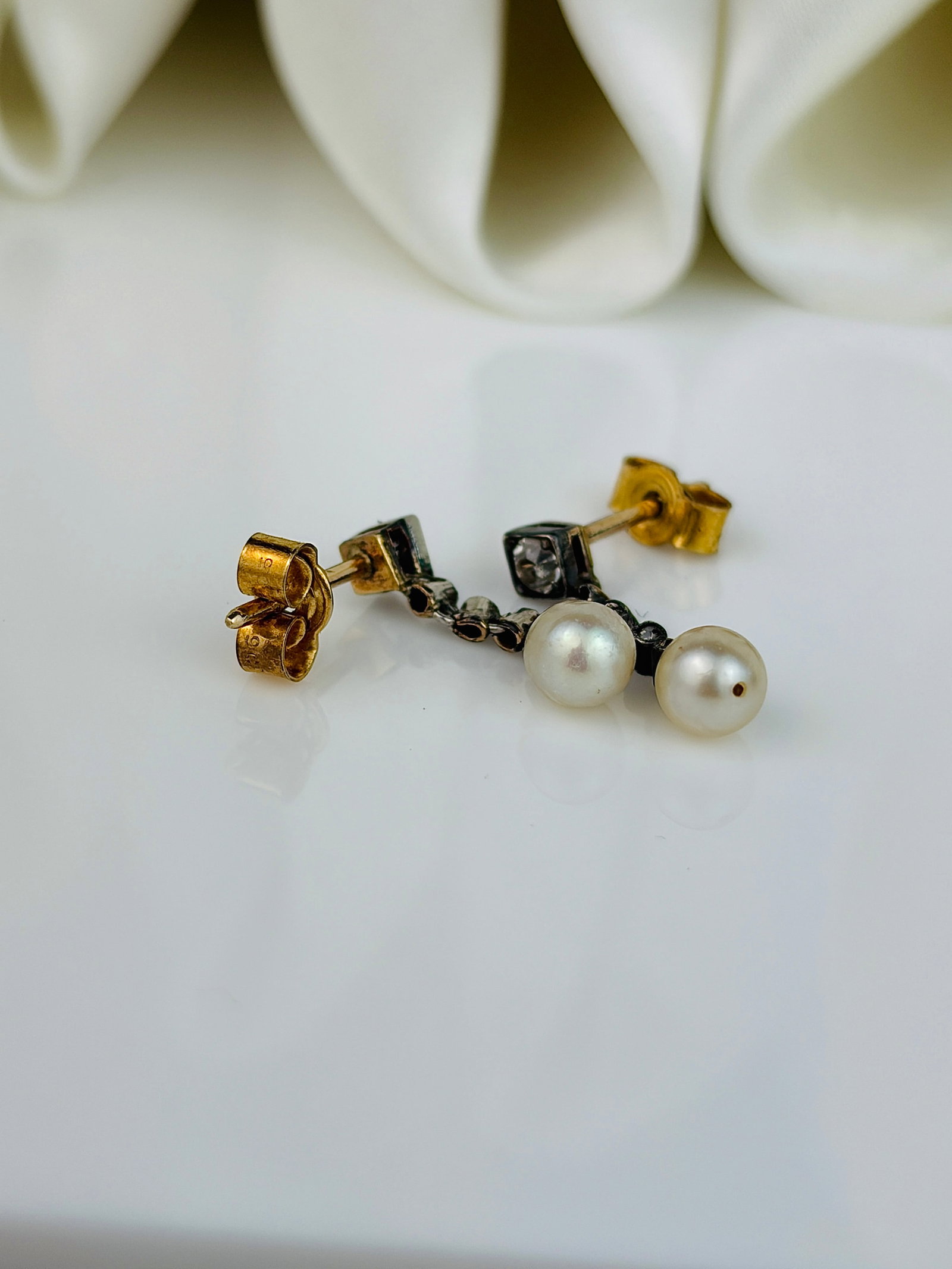 Antique Boxed Diamond and Pearl Drop Earrings in 9ct Gold - 4