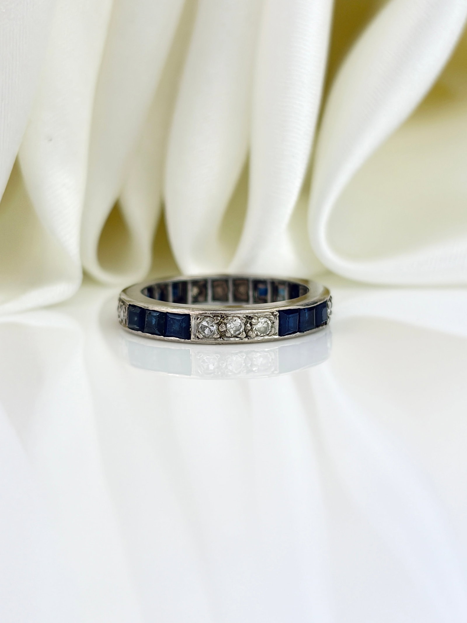 ANTIQUE ART DECO ERA 18CT WHITE GOLD SAPPHIRE AND DIAMOND FULL ETERNITY BAND RING - 2
