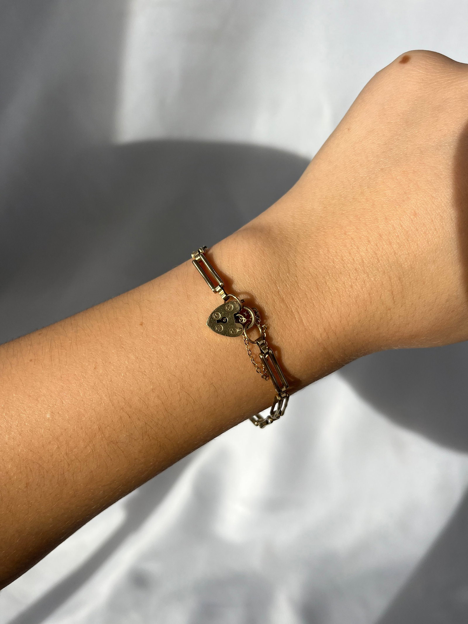 Vintage C.1990 Gate Link Bracelet with a Heart Padlock Clasp - 8
