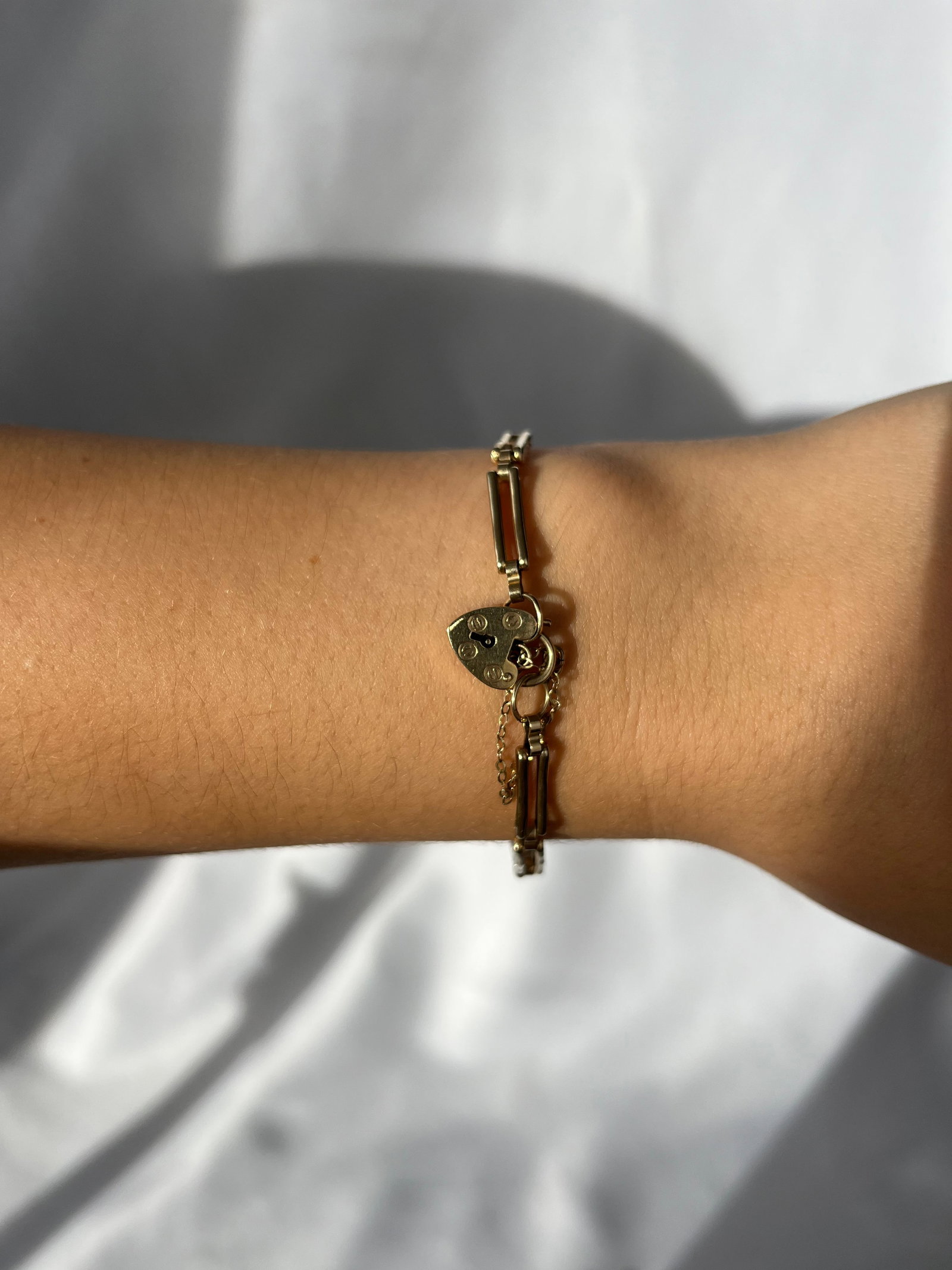 Vintage C.1990 Gate Link Bracelet with a Heart Padlock Clasp - 9