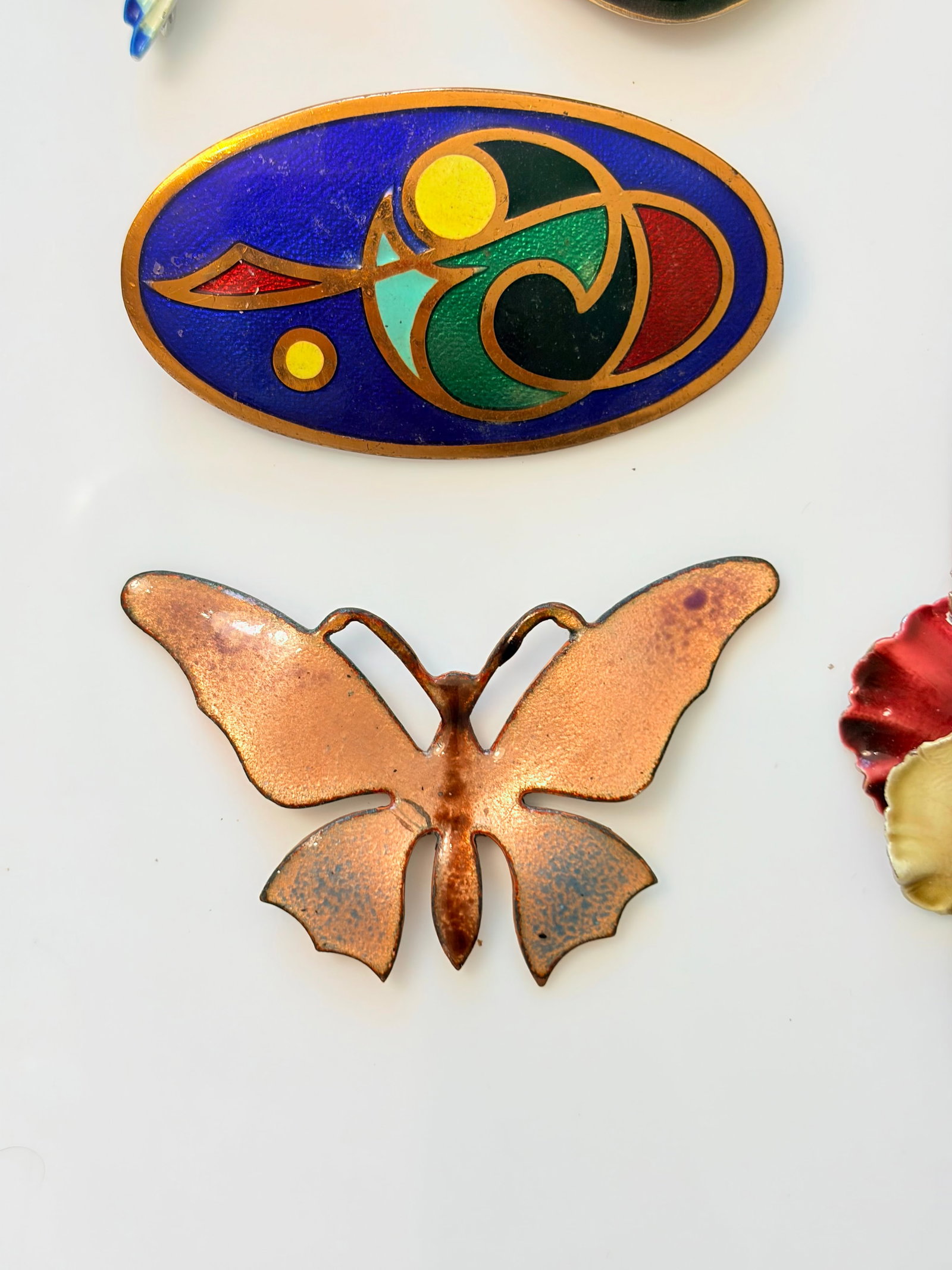MIXED LOT- VINTAGE ENAMEL PANSY PENDANT ETC - 3