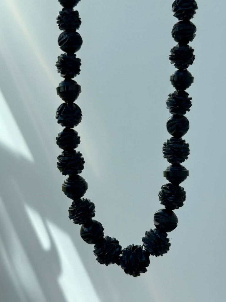 Antique Large Victorian Carved Whitby Jet Necklace: Antique Large Victorian Carved Whitby Jet Necklace charming jet necklace measurements length 82cm width 16mm weight 74.16g materials jet