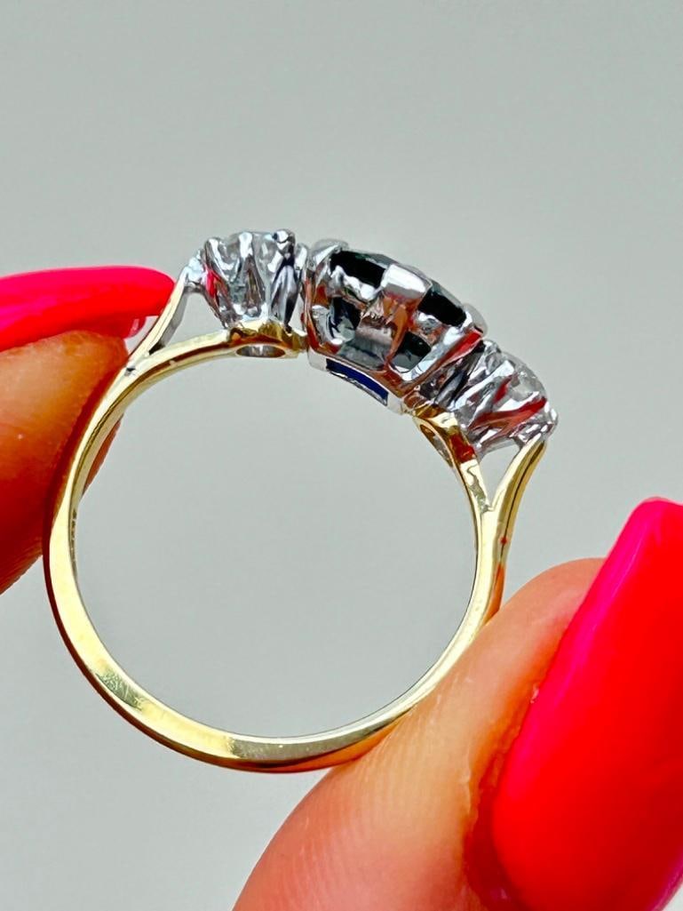 Outstanding 18ct Gold Sapphire and Diamond 3 Stone Ring - 6