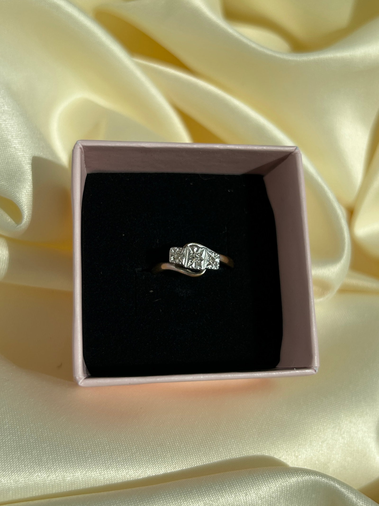 Antique 18ct Gold and Platinum Diamond 3 Stone Twist Ring - 5