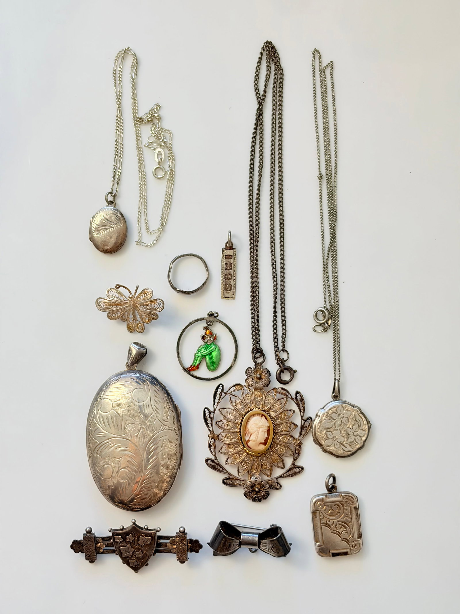MIXED LOT- SILVER LOCKETS ETC: MIXED LOT- SILVER LOCKETS ETC