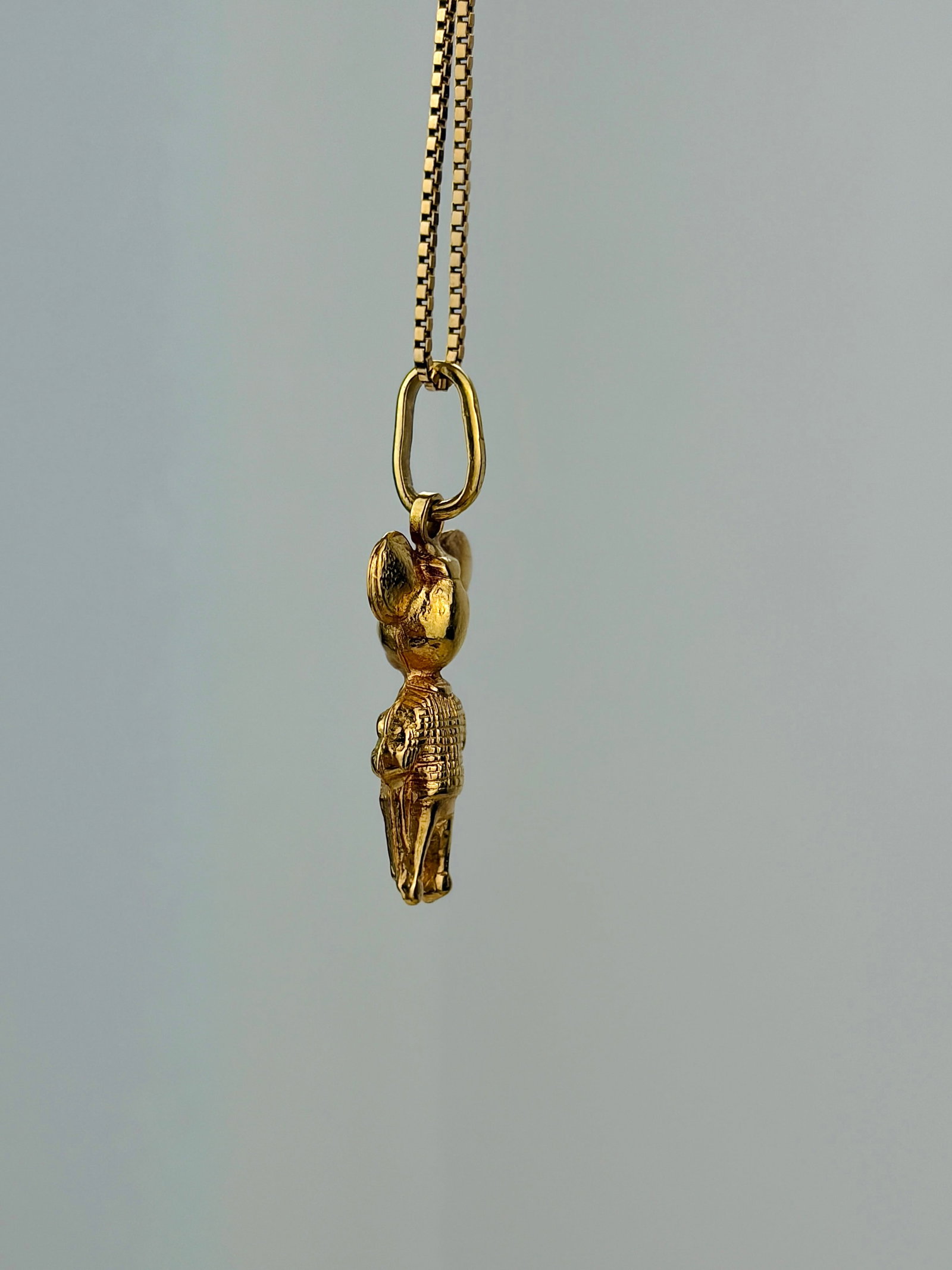 VINTAGE 22CT YELLOW GOLD MICKEY MOUSE PENDANT ON CHAIN - 2