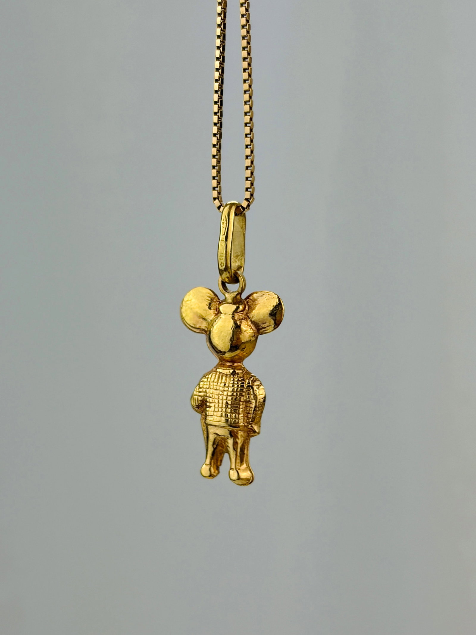 VINTAGE 22CT YELLOW GOLD MICKEY MOUSE PENDANT ON CHAIN - 3