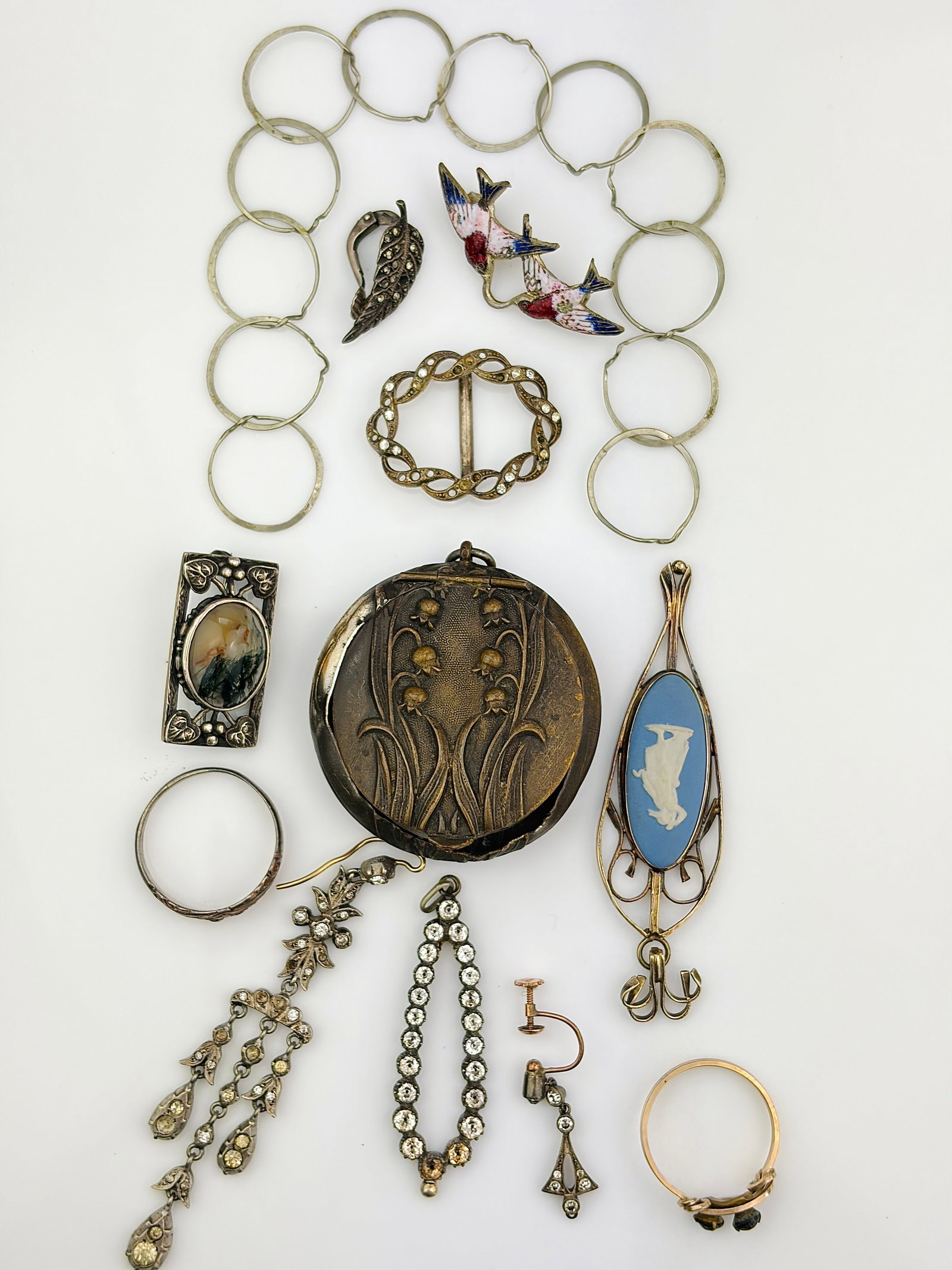ANTIQUE MIXED JEWELLERY LOT BROOCHES, RINGS ETC (1 of 4)