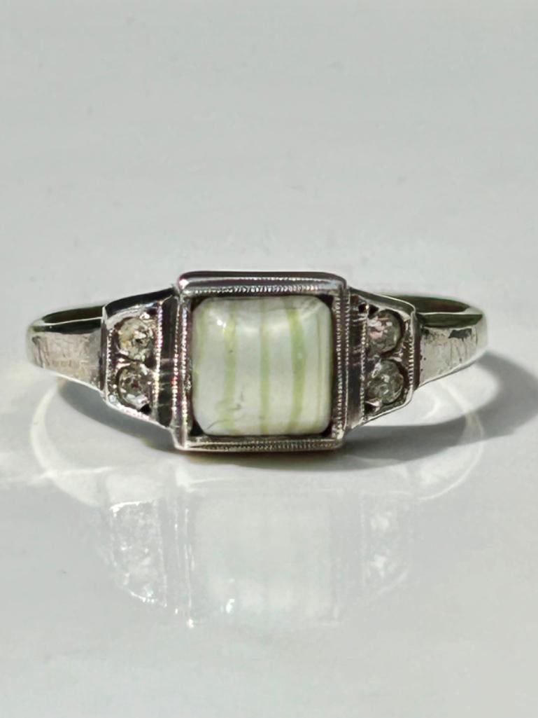 9ct Gold and Silver Art Deco Ring: 9ct Gold and Silver Art Deco Ring wonderful ring measurements size UK L US 6 head of ring 10mm x 6mm weight 2.21g materials 9ct gold and silver