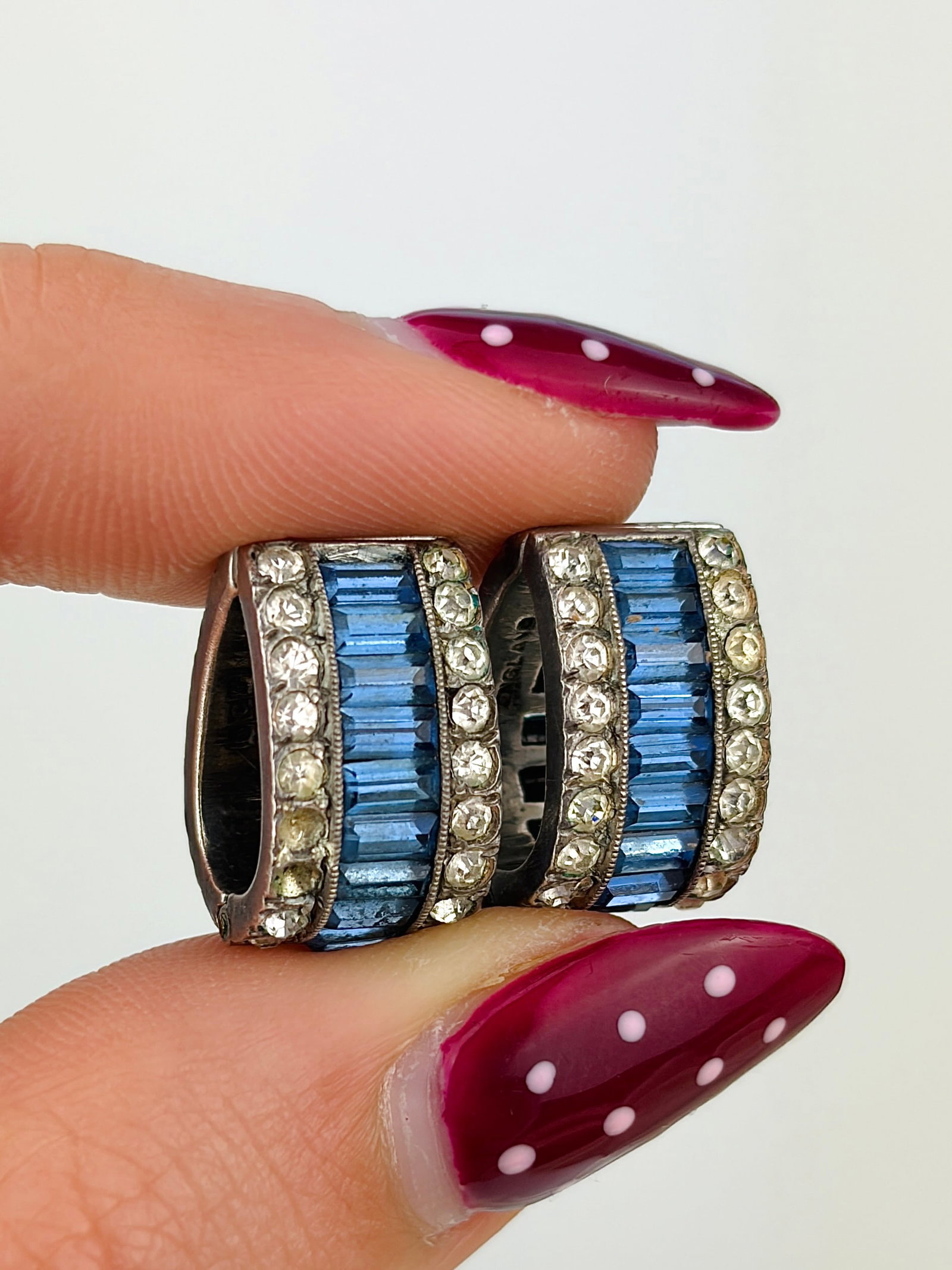 SILVER PASTE CLIP ON EARRINGS: SILVER PASTE CLIP ON EARRINGS Weight: 7.47g Size: 15x8mm Materials: Silver Hallmarks: 8 CP Stamp Condition: Very good overall condition. Some signs of wear are expected given the piece’s