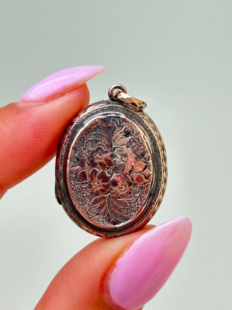 Sweet Antique 9ct Gold Floral Locket Pendant (1 of 4)