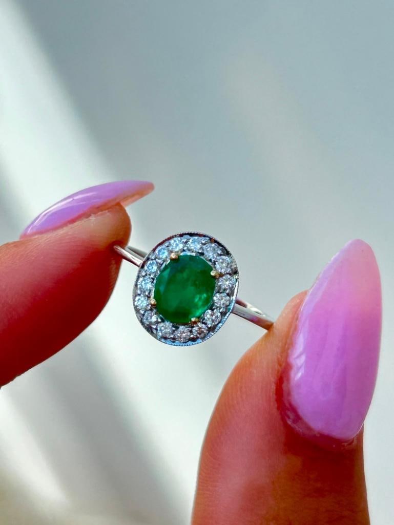 Vintage 18ct White Gold Emerald and Diamond Halo Ring - 6