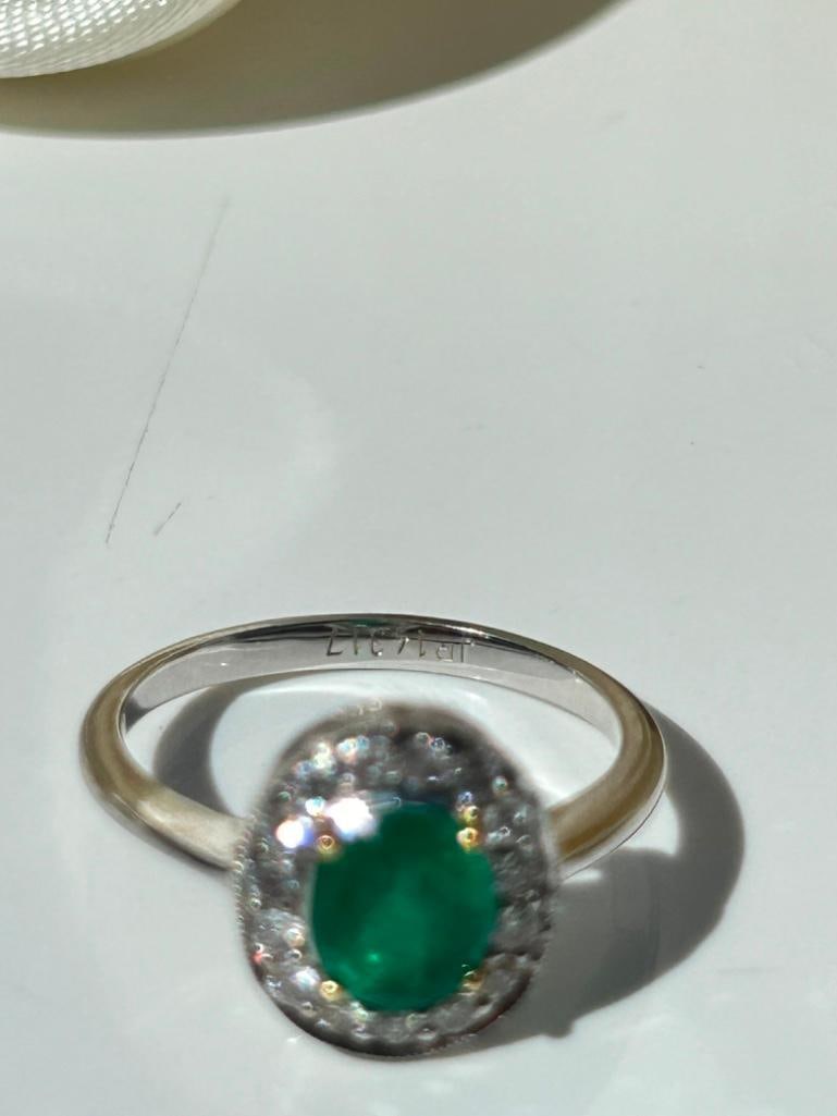 Vintage 18ct White Gold Emerald and Diamond Halo Ring - 9