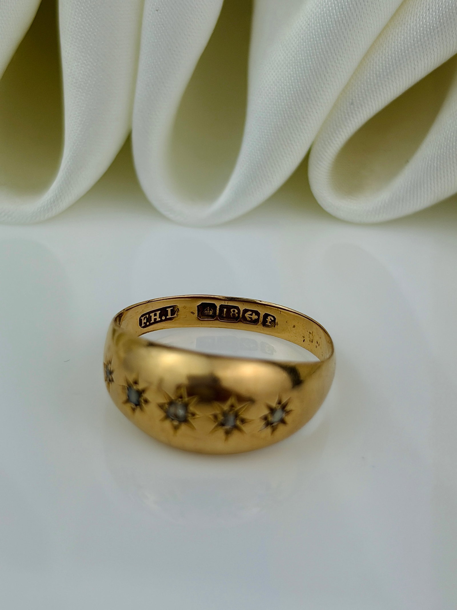 18ct yellow gold diamond 5 stone starburst star ring - 4